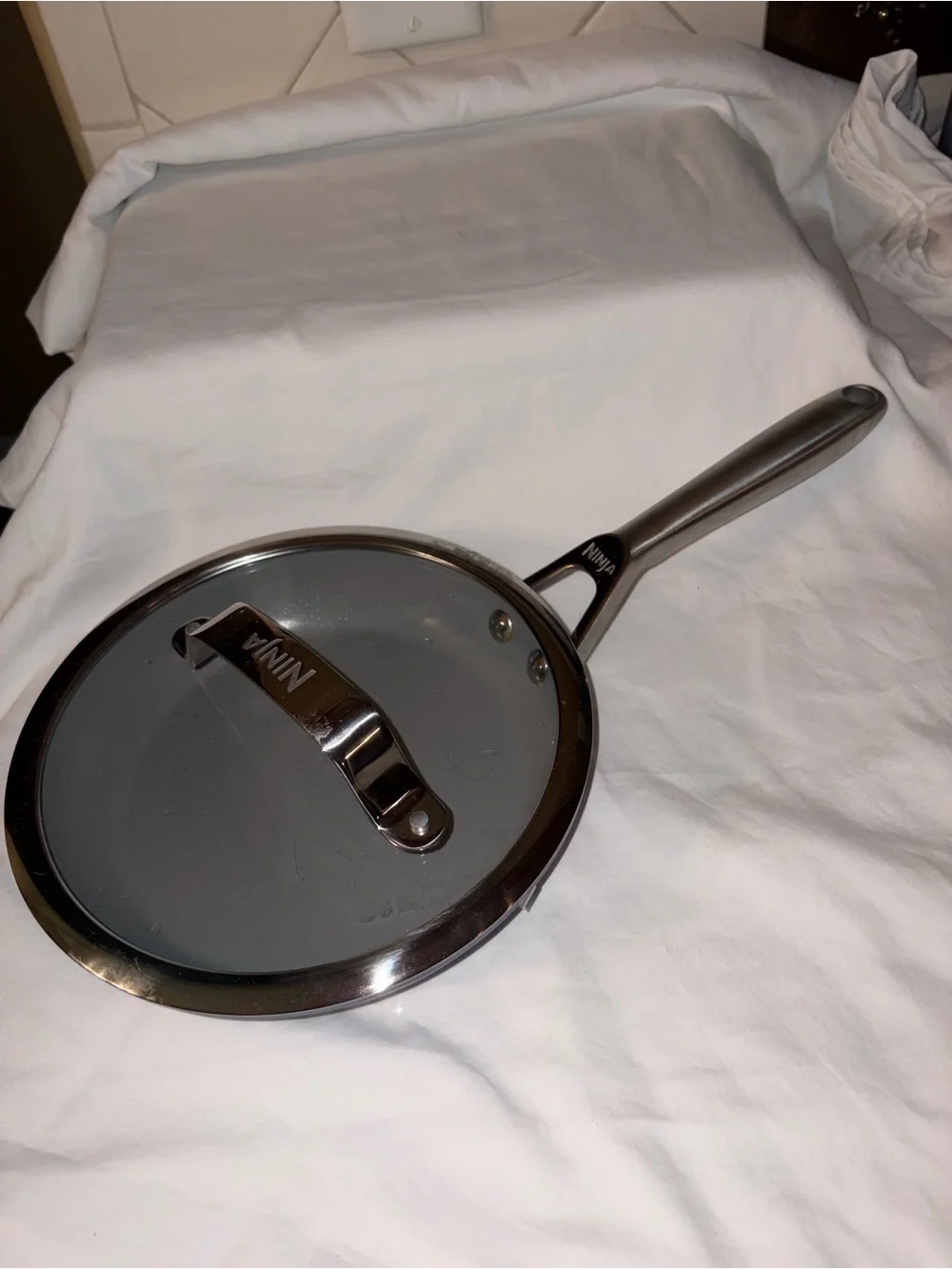 Like new Ninja NeverStick Ceramic Nonstick Coated 8” fry pan Blue